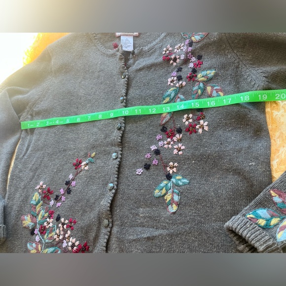 vtg y2K embroidered cottagecore cardigan sweater • beaded • Tiara International• - Picture 16 of 16